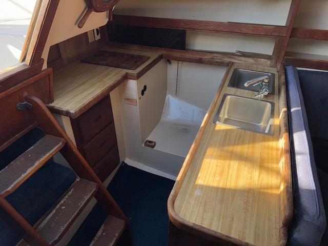 1984 30′ Catalina 30