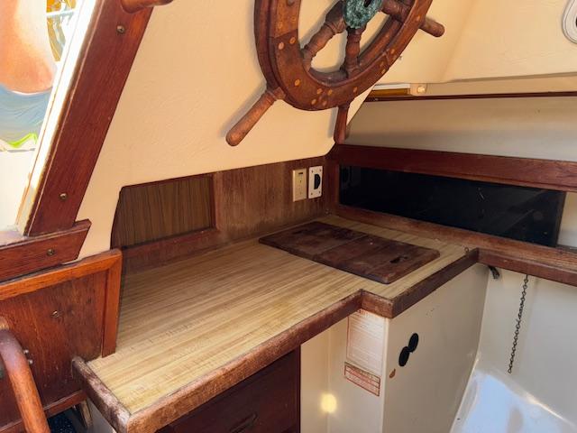 1984 30′ Catalina 30