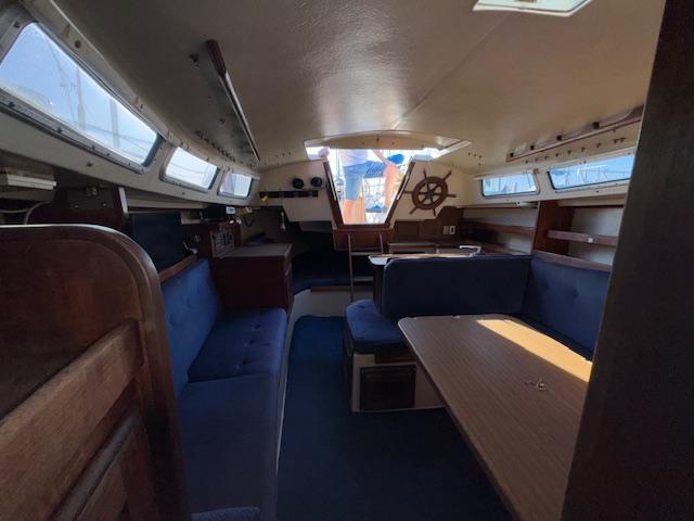 1984 30′ Catalina 30