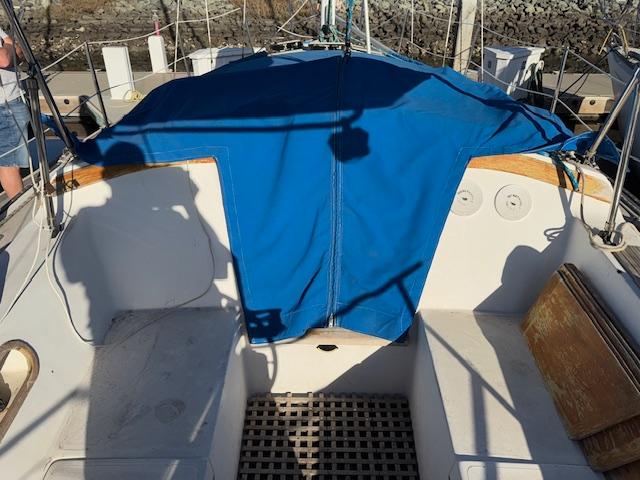 1984 30′ Catalina 30