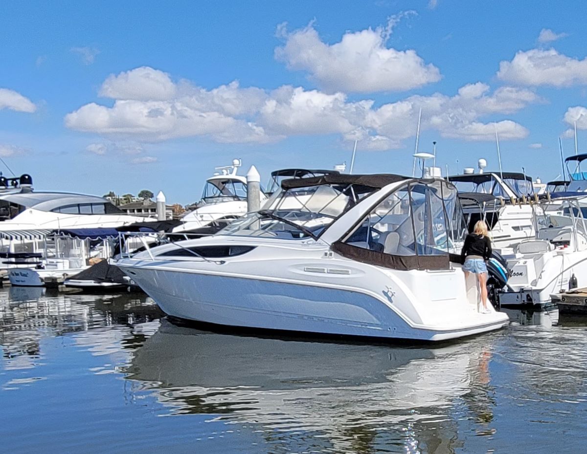 2001 Bayliner 2855 Ciera Express Cruiser w Trailer– Your Dream Boat is for Sale!