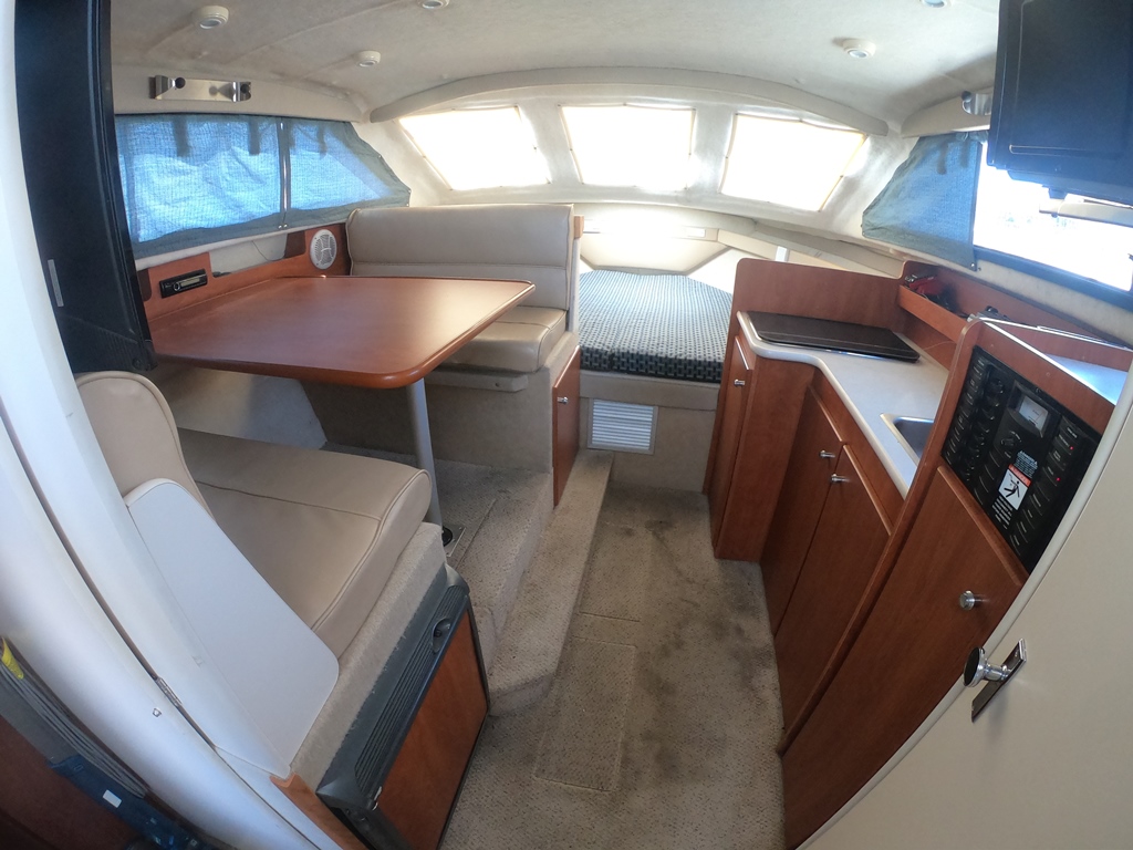 2005 Bayliner 289 Classic Pilothouse