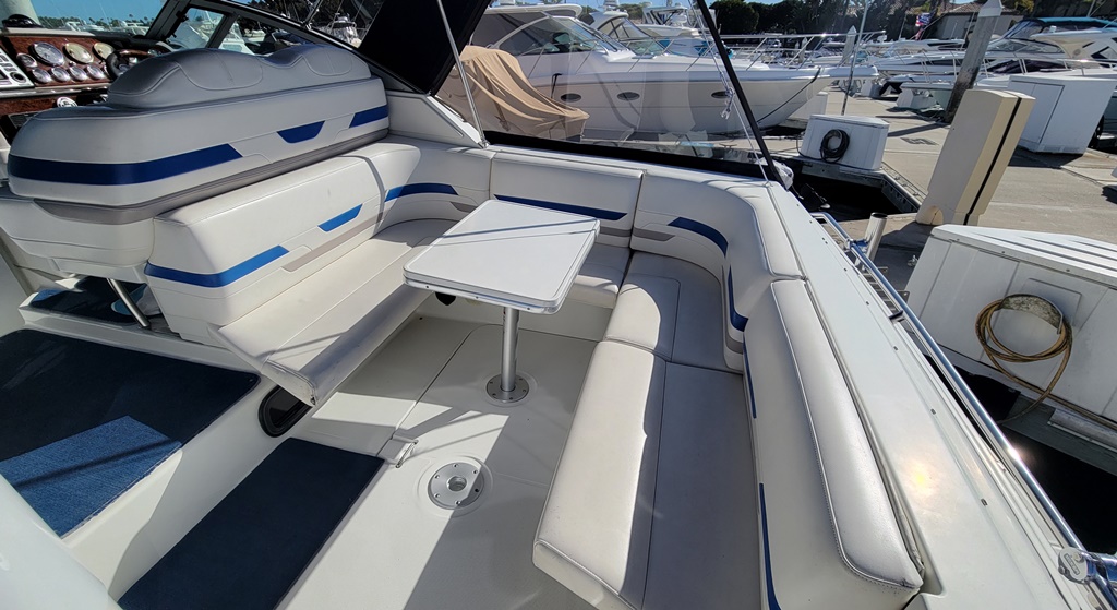 2003 31′ Formula PC Express Cruiser