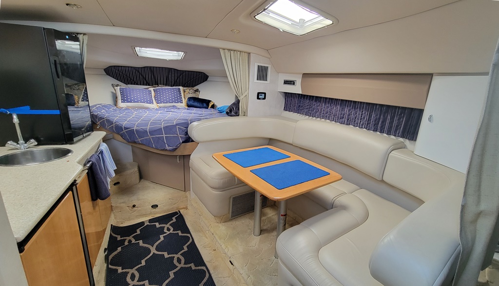 2003 31′ Formula PC Express Cruiser