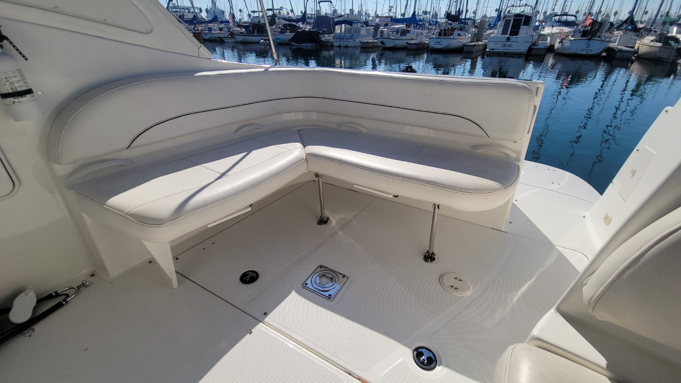 2010 30′ Bayliner 315 Express Cruiser