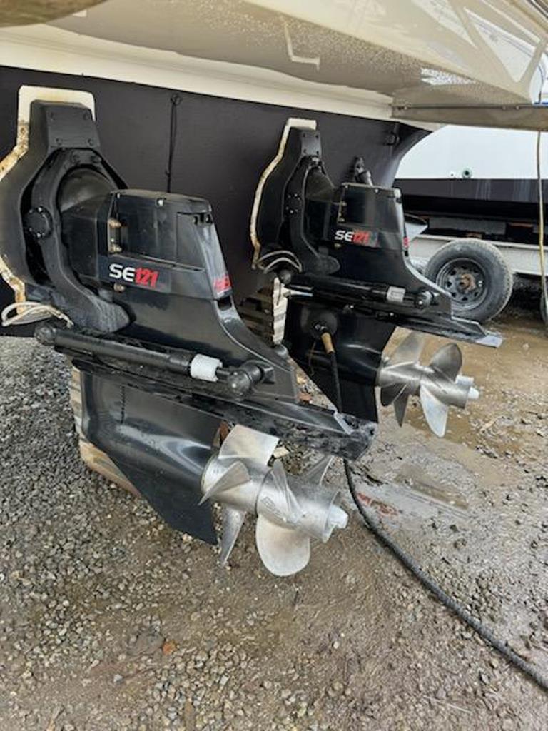 2010 30′ Bayliner 315 Express Cruiser