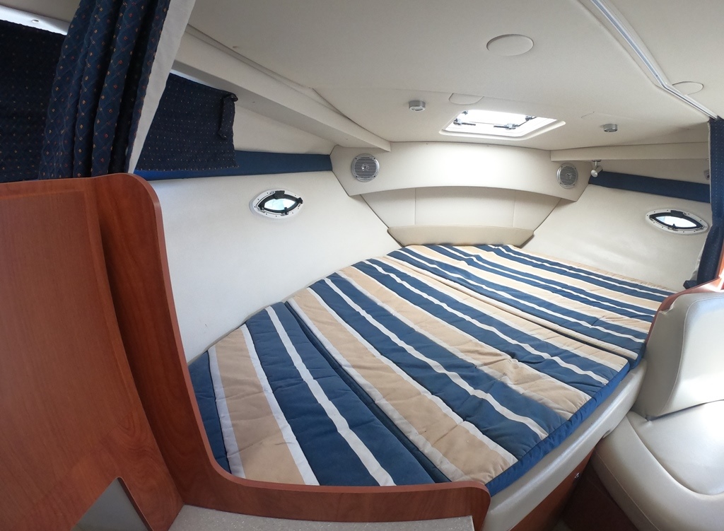 2010 30′ Bayliner 315 Express Cruiser