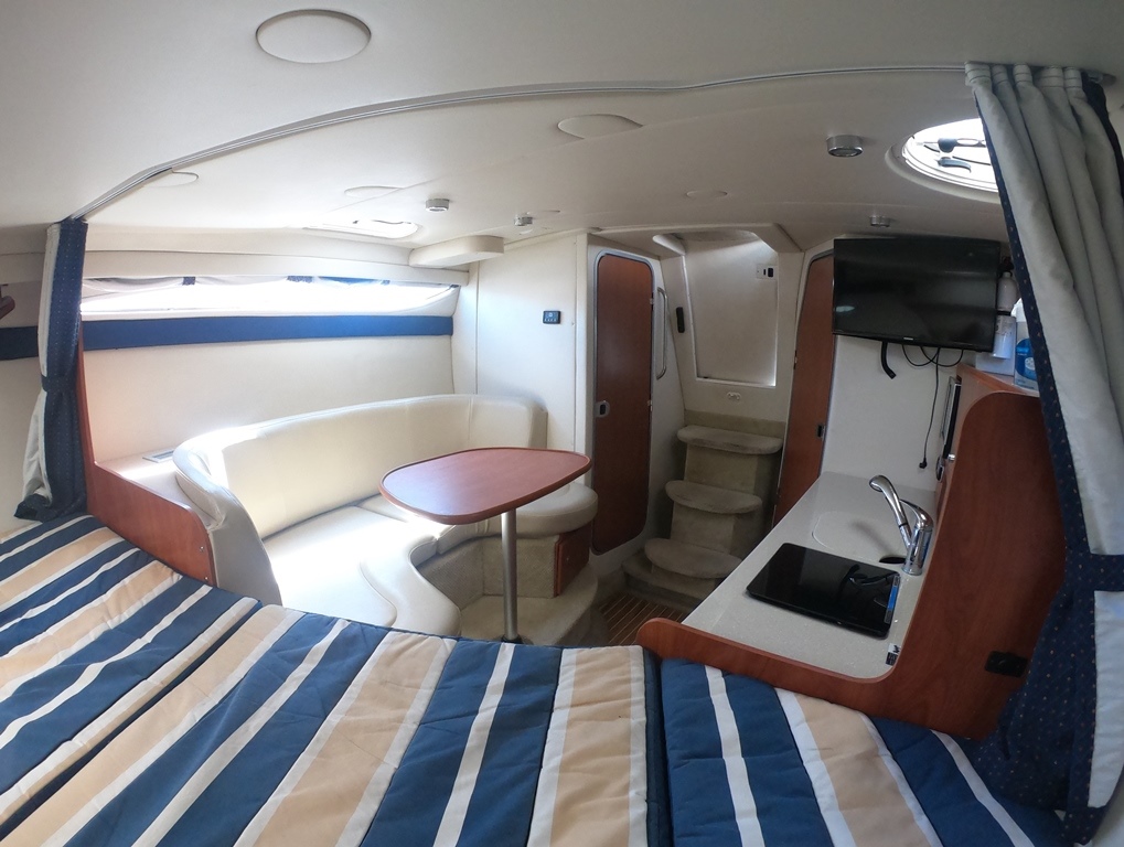 2010 30′ Bayliner 315 Express Cruiser