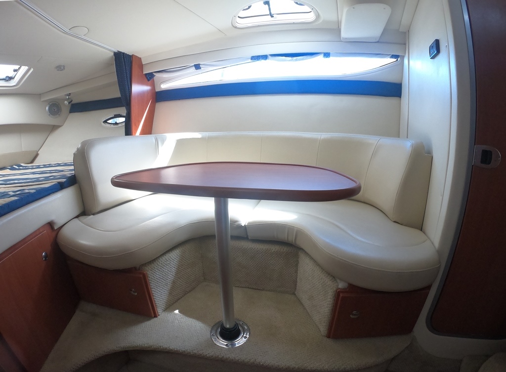 2010 30′ Bayliner 315 Express Cruiser