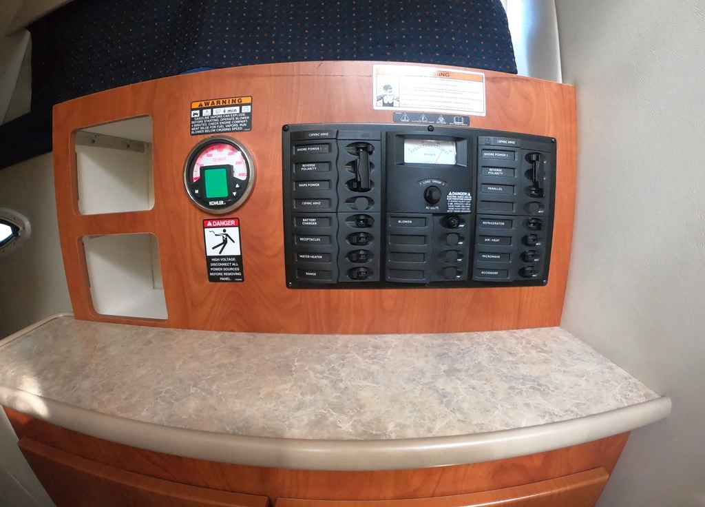 2010 30′ Bayliner 315 Express Cruiser