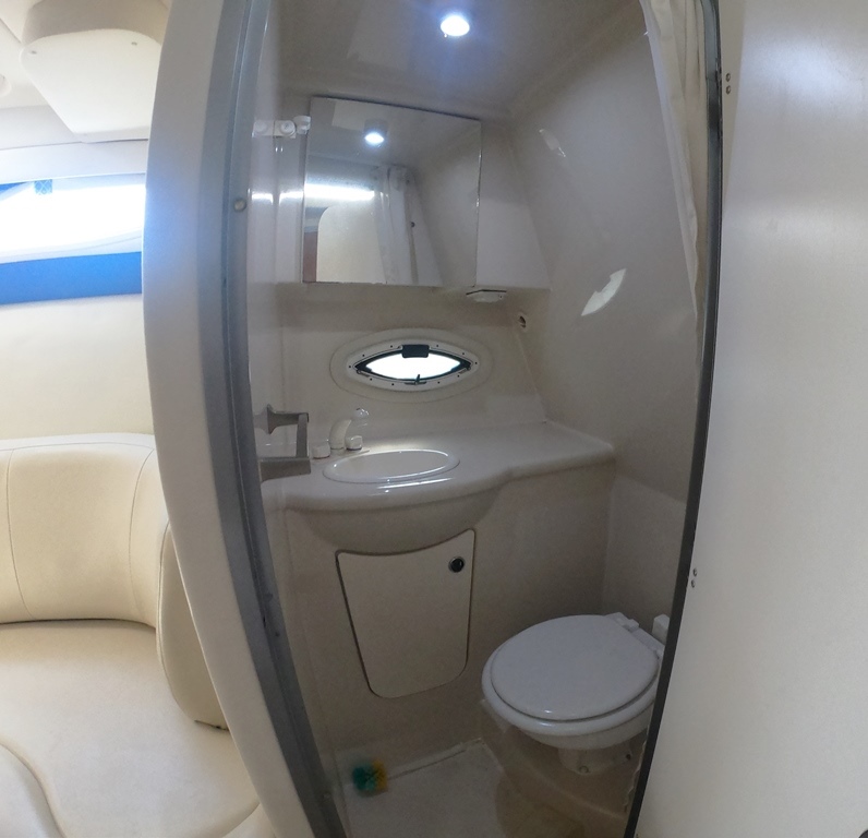 2010 30′ Bayliner 315 Express Cruiser