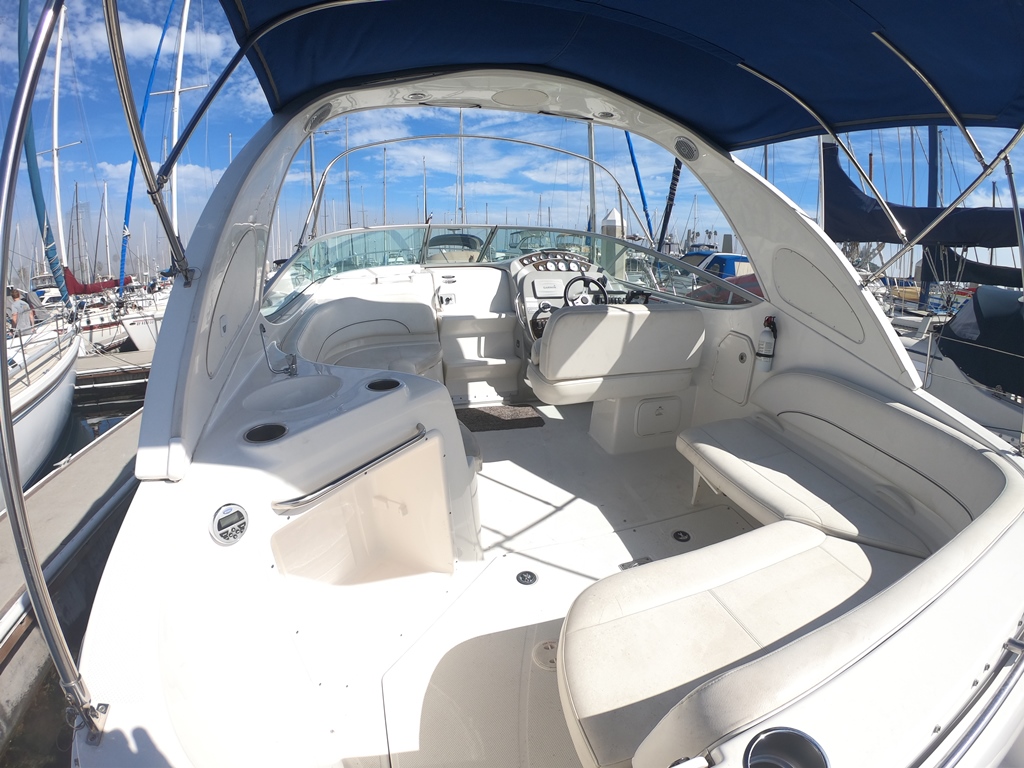 2010 30′ Bayliner 315 Express Cruiser