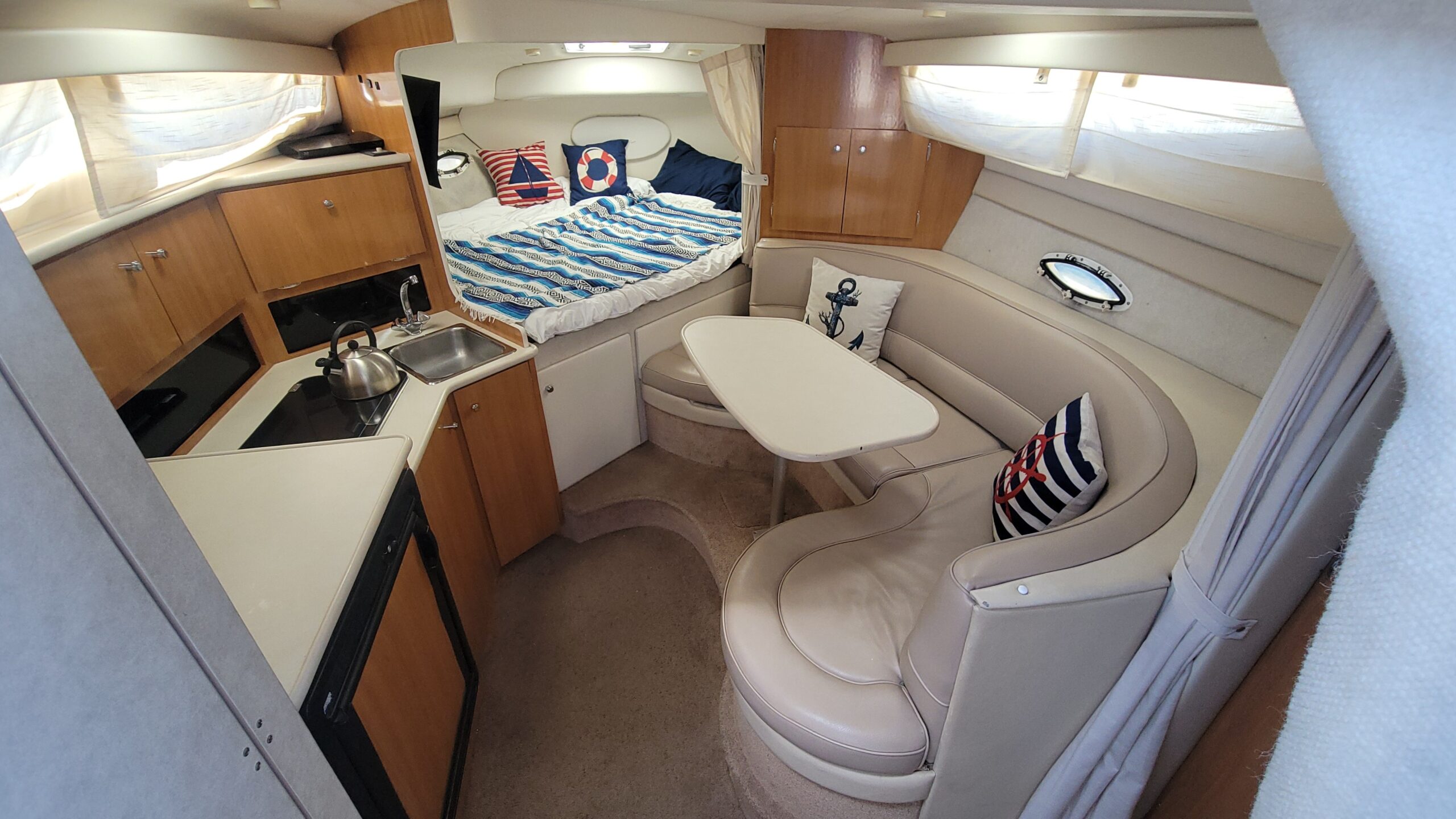 2001 30′ Bayliner 3055