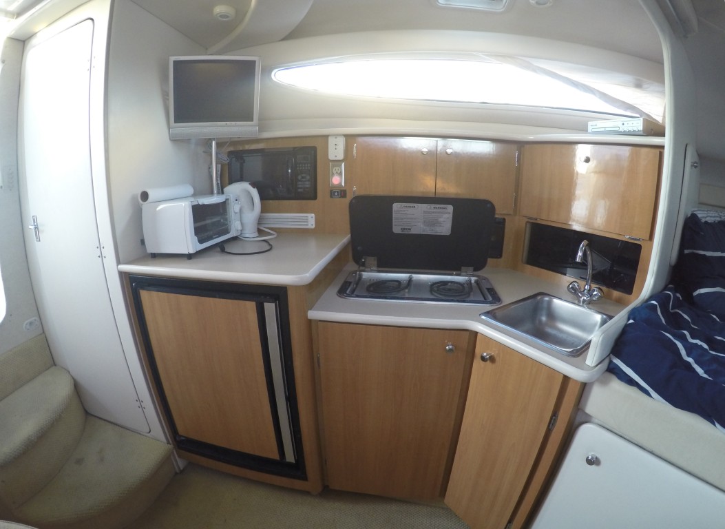 2001 30′ Bayliner 3055