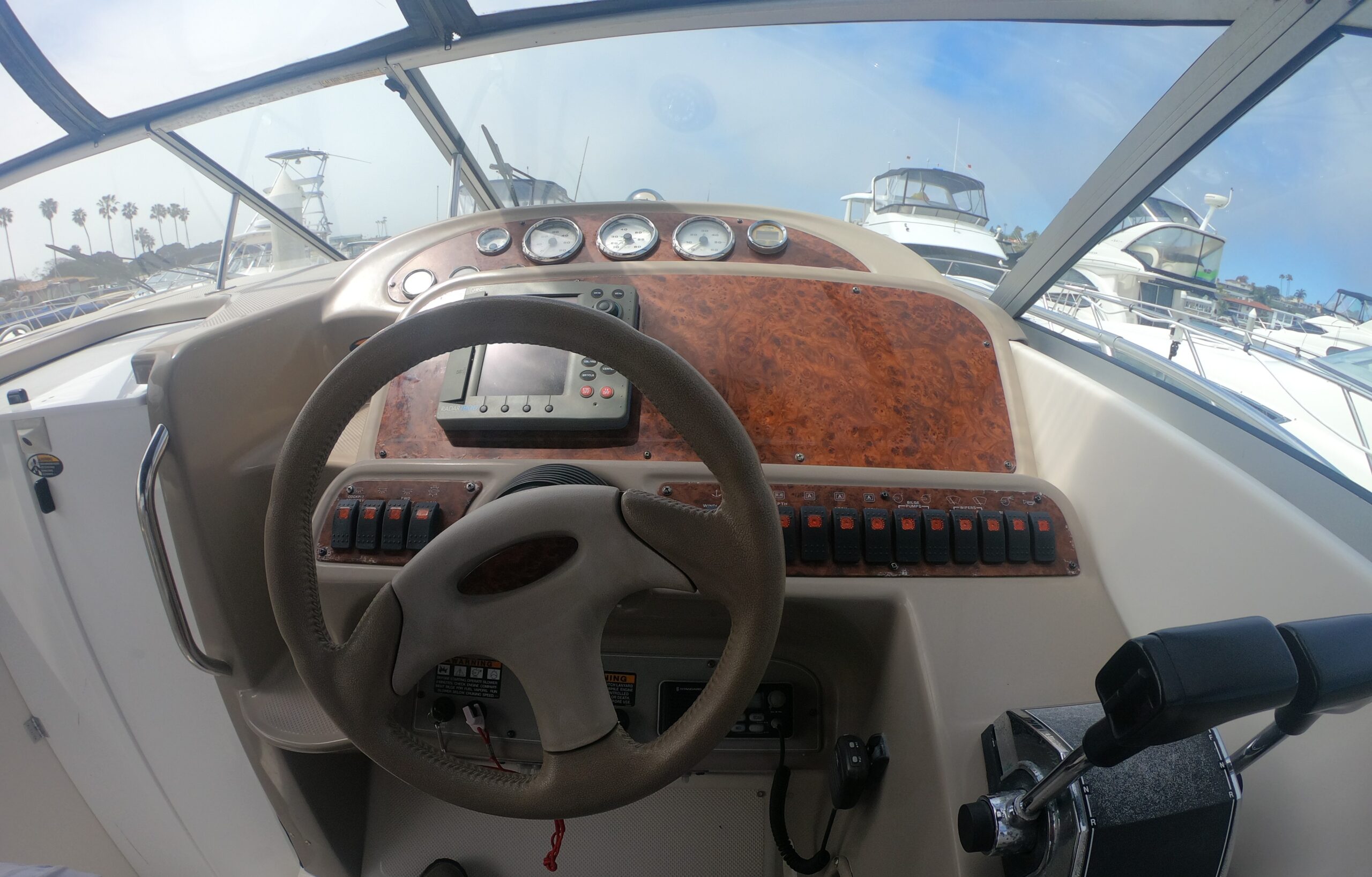 2001 30′ Bayliner 3055