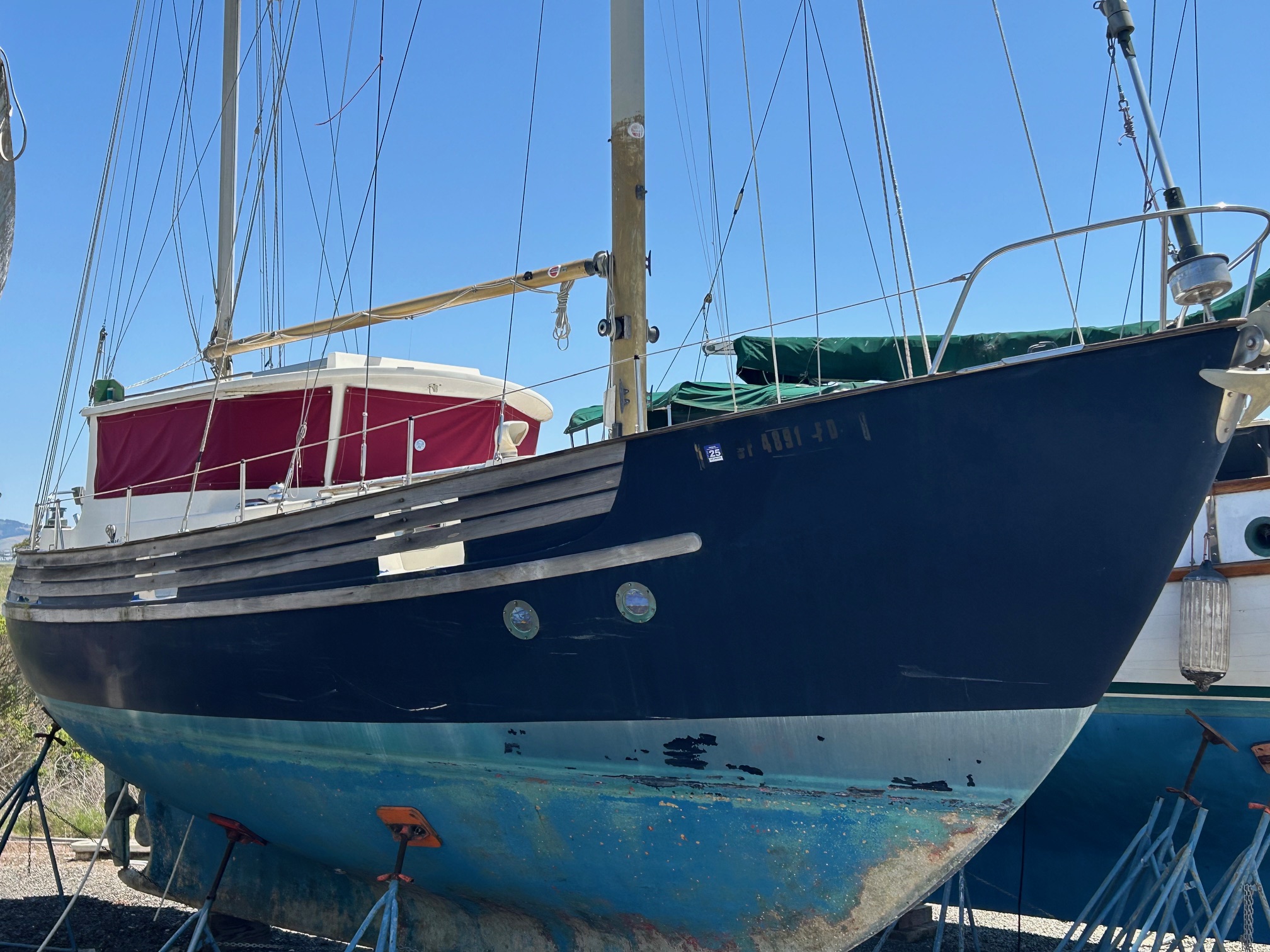 1977 37′ Fisher Cruising Ketch