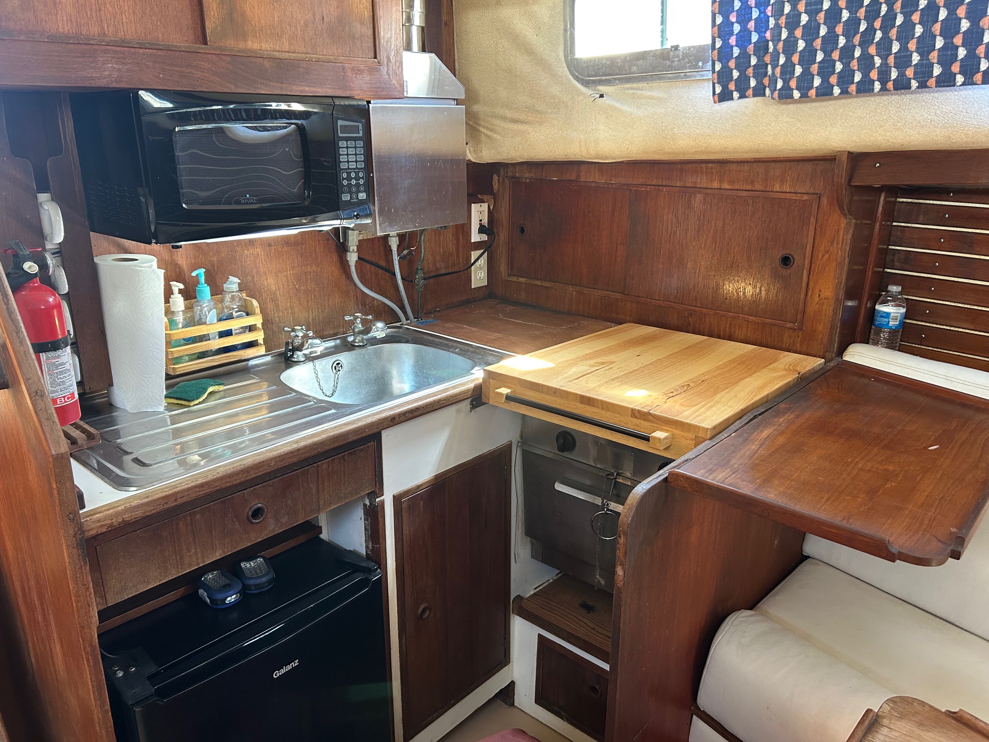 1977 37′ Fisher Cruising Ketch