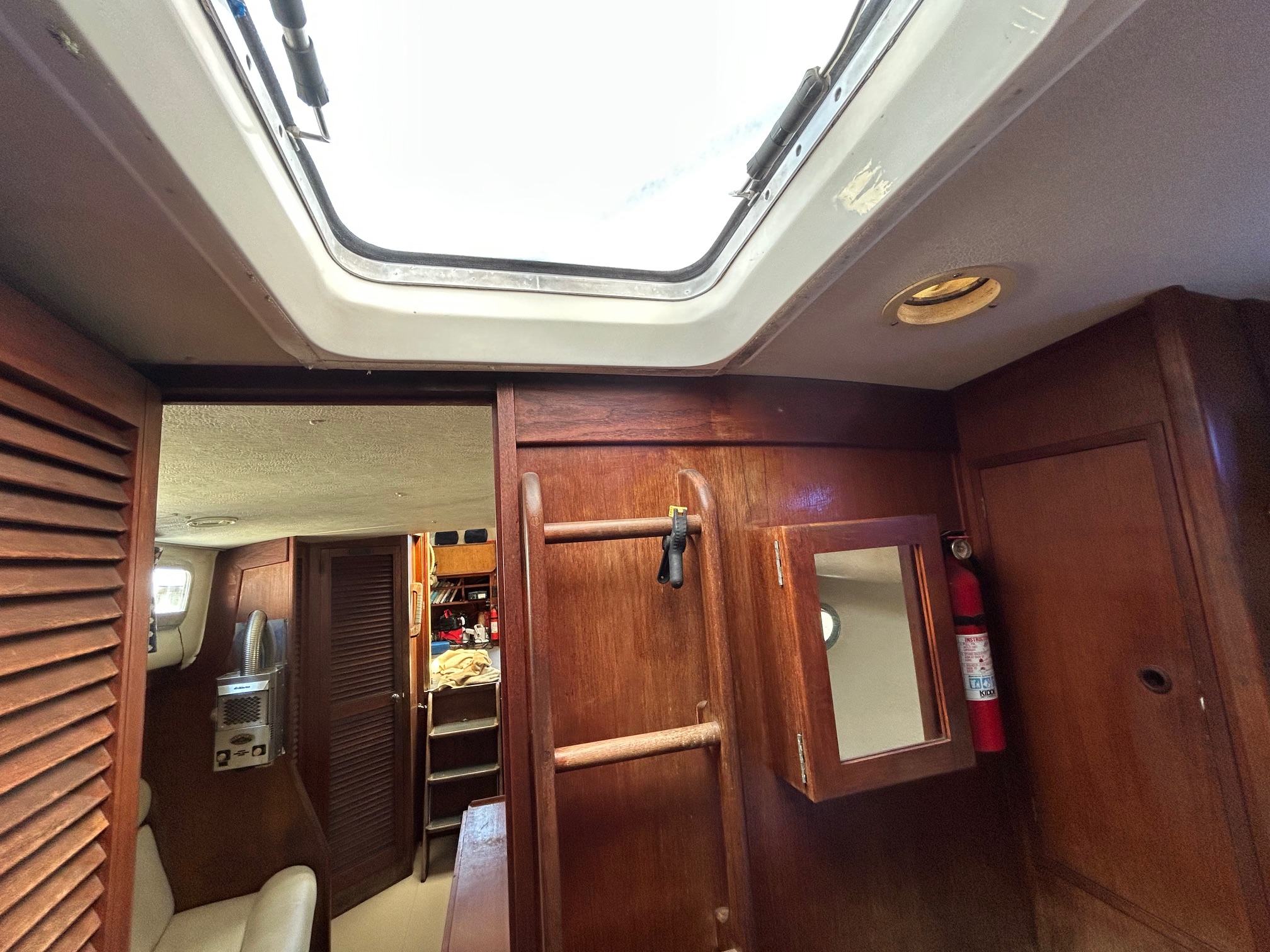 1977 37′ Fisher Cruising Ketch