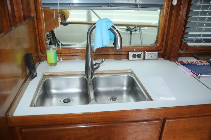 1979 37′ Sea Ranger 370 Rugged Trawler