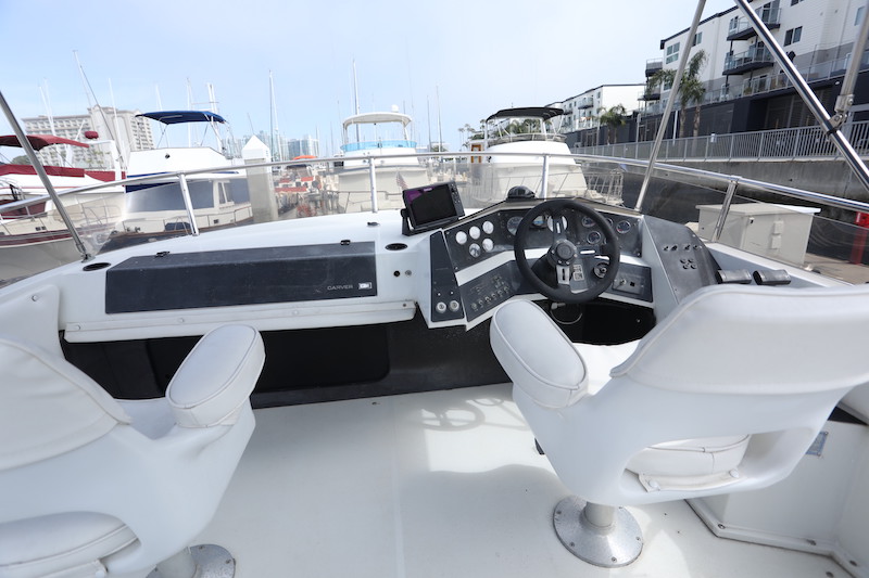 1989 Carver 30 Santego