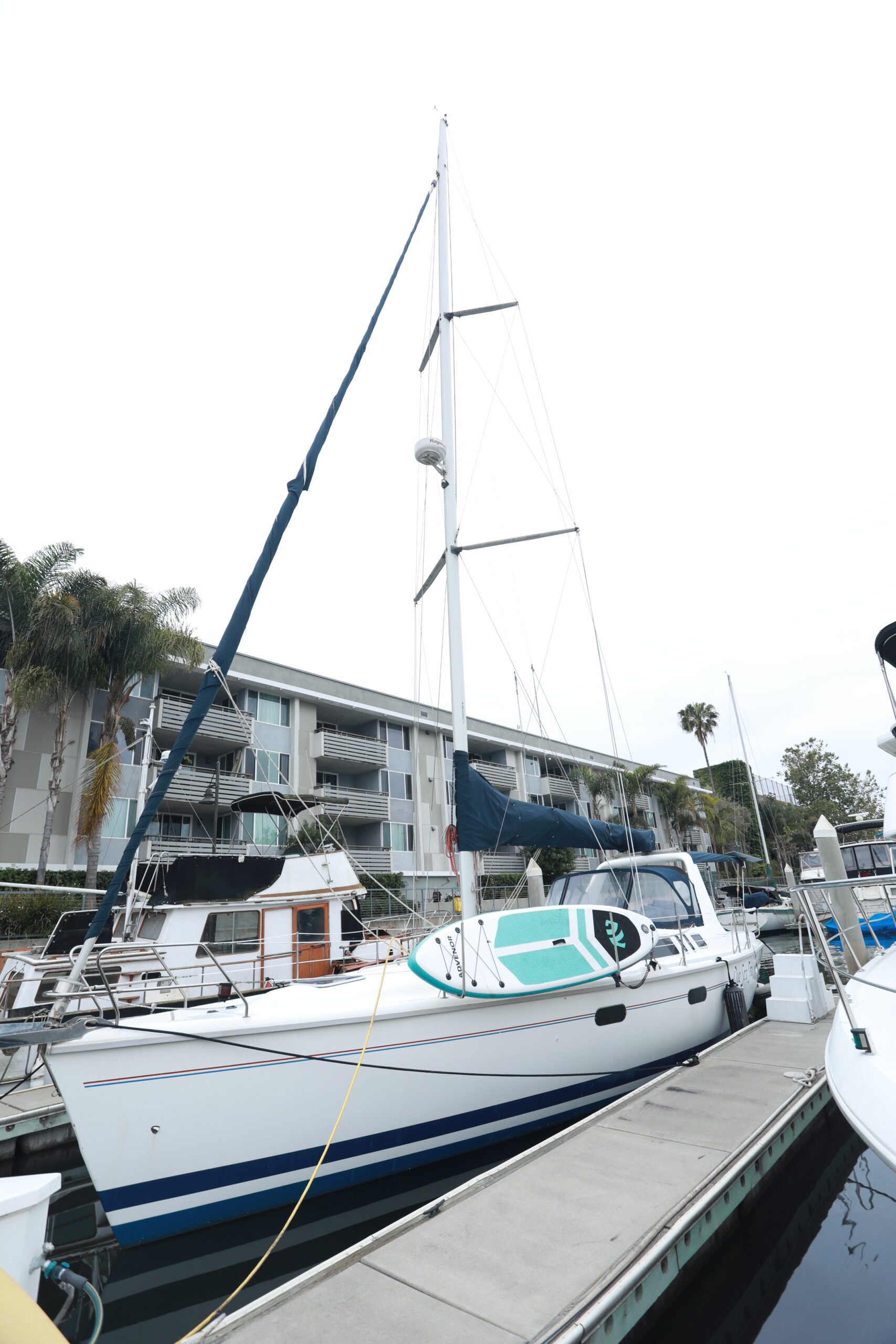 1995 43′ Hunter 430