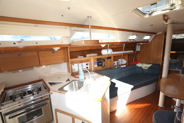 2000 32′ Catalina 320