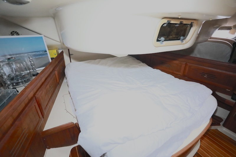 1995 43′ Hunter 430