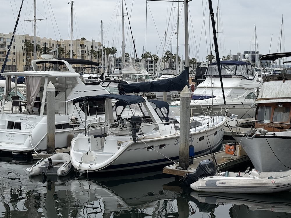 1995 43′ Hunter 430