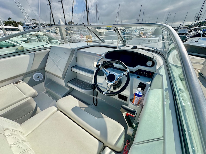 2020 26′ Regal XO Express Cruiser