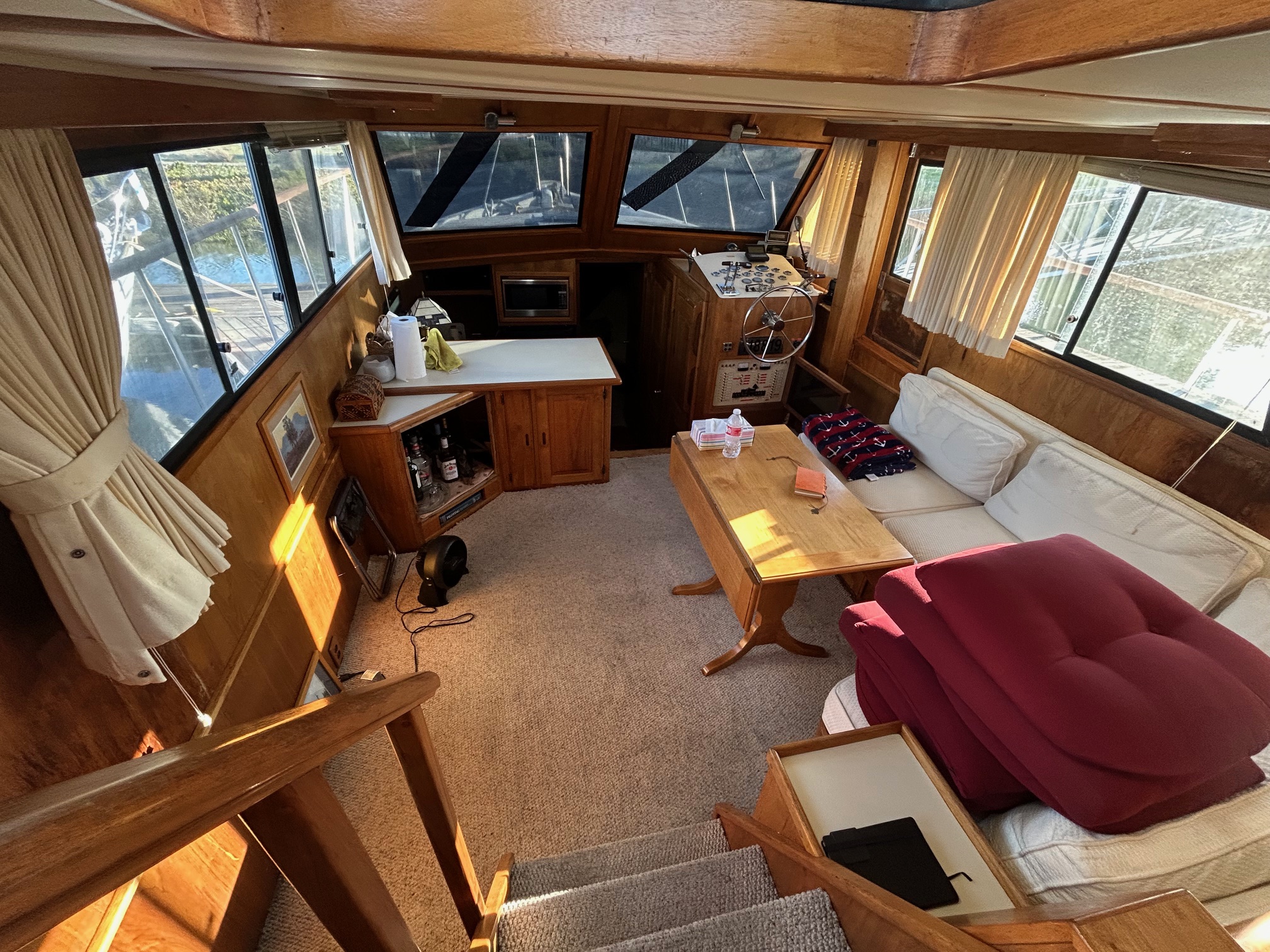 1984 38′ Californian Motor Yacht