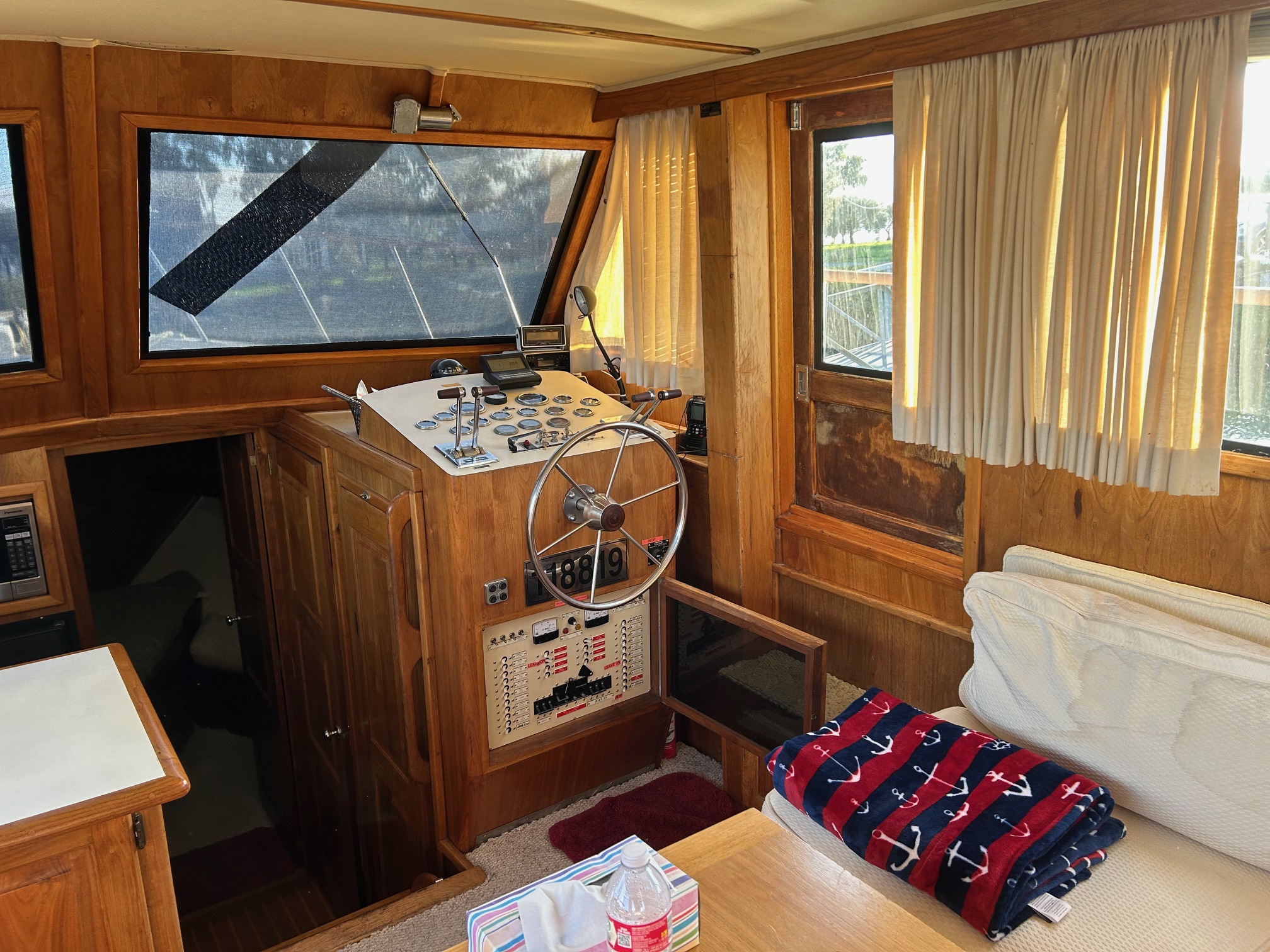 1984 38′ Californian Motor Yacht