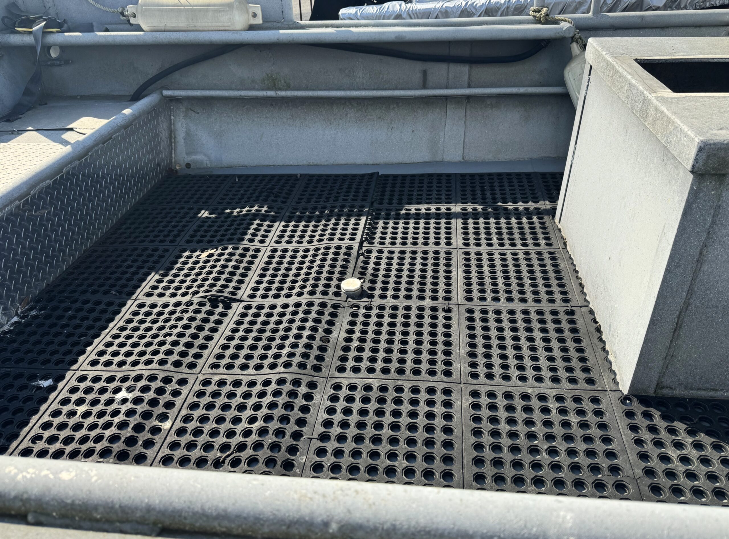 1998 22′ Custom Aluminum Fishing Boat