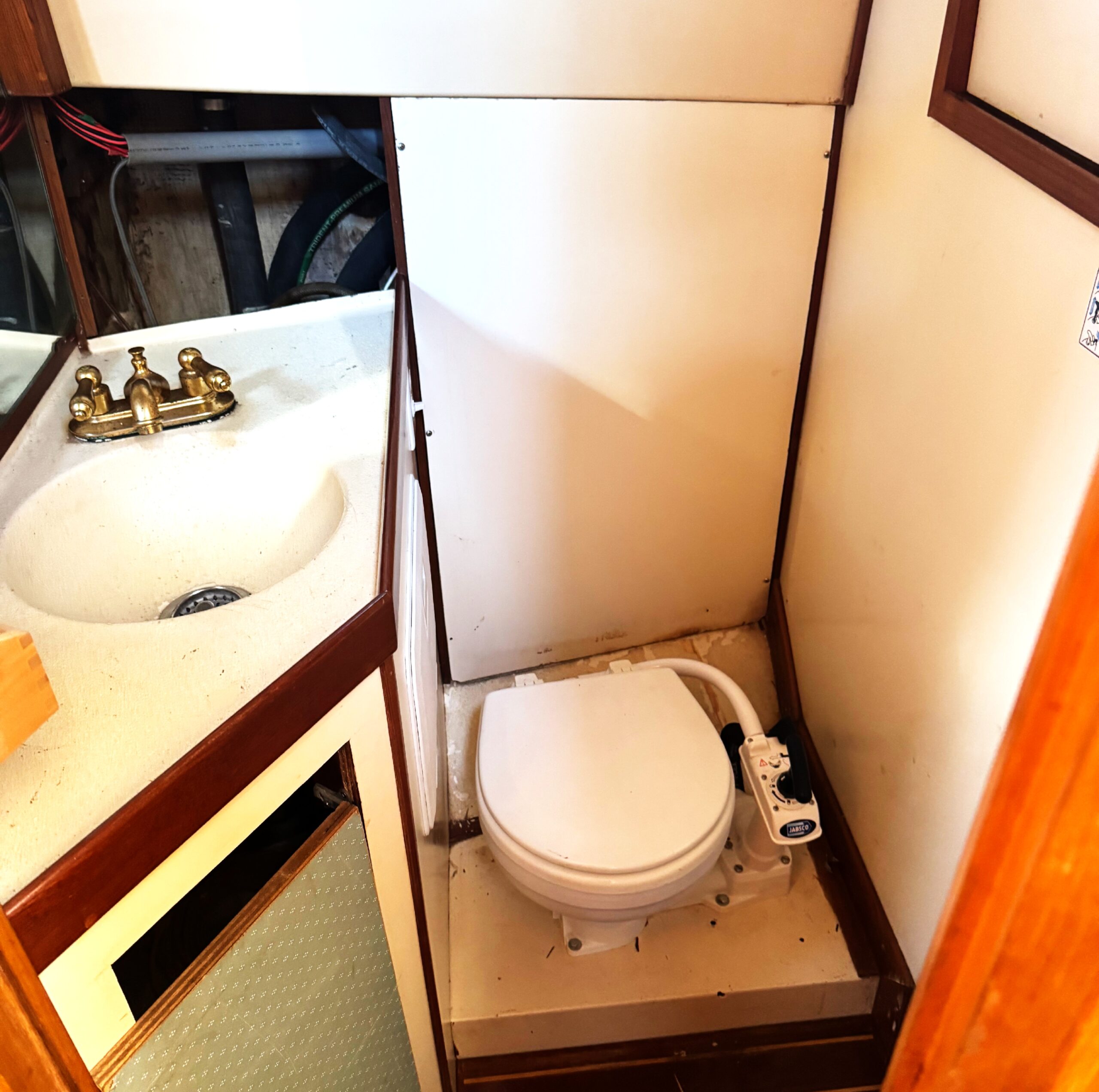 1985 Eagle Trawler 32