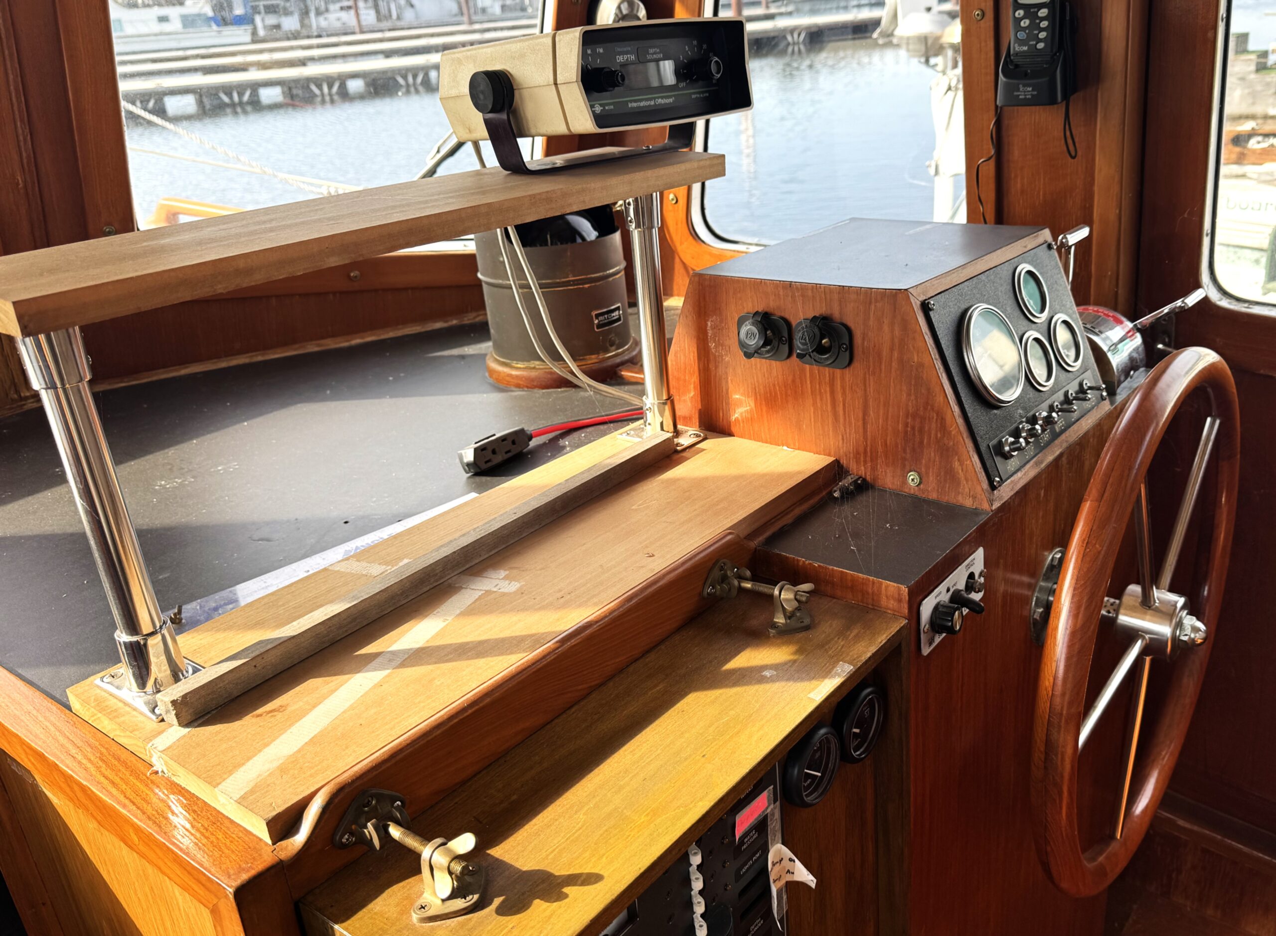 1985 Eagle Trawler 32