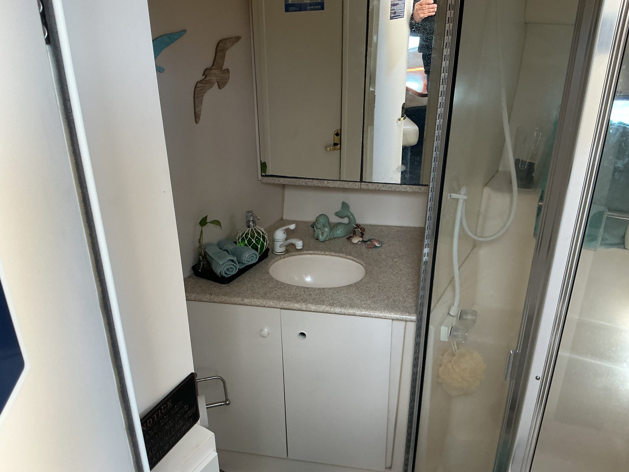 1999 42′ Silverton 422 Motor Yacht