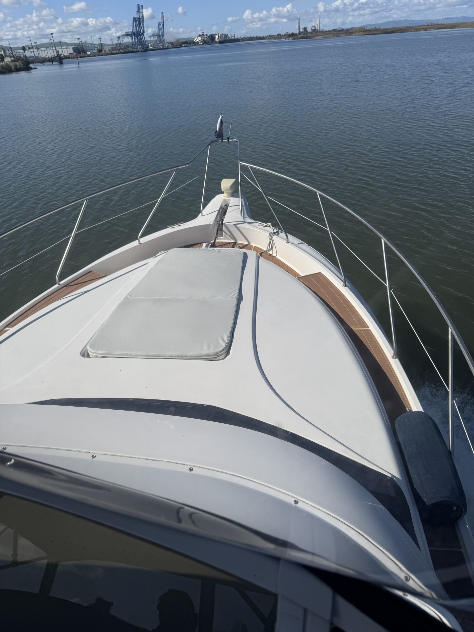 1999 42′ Silverton 422 Motor Yacht