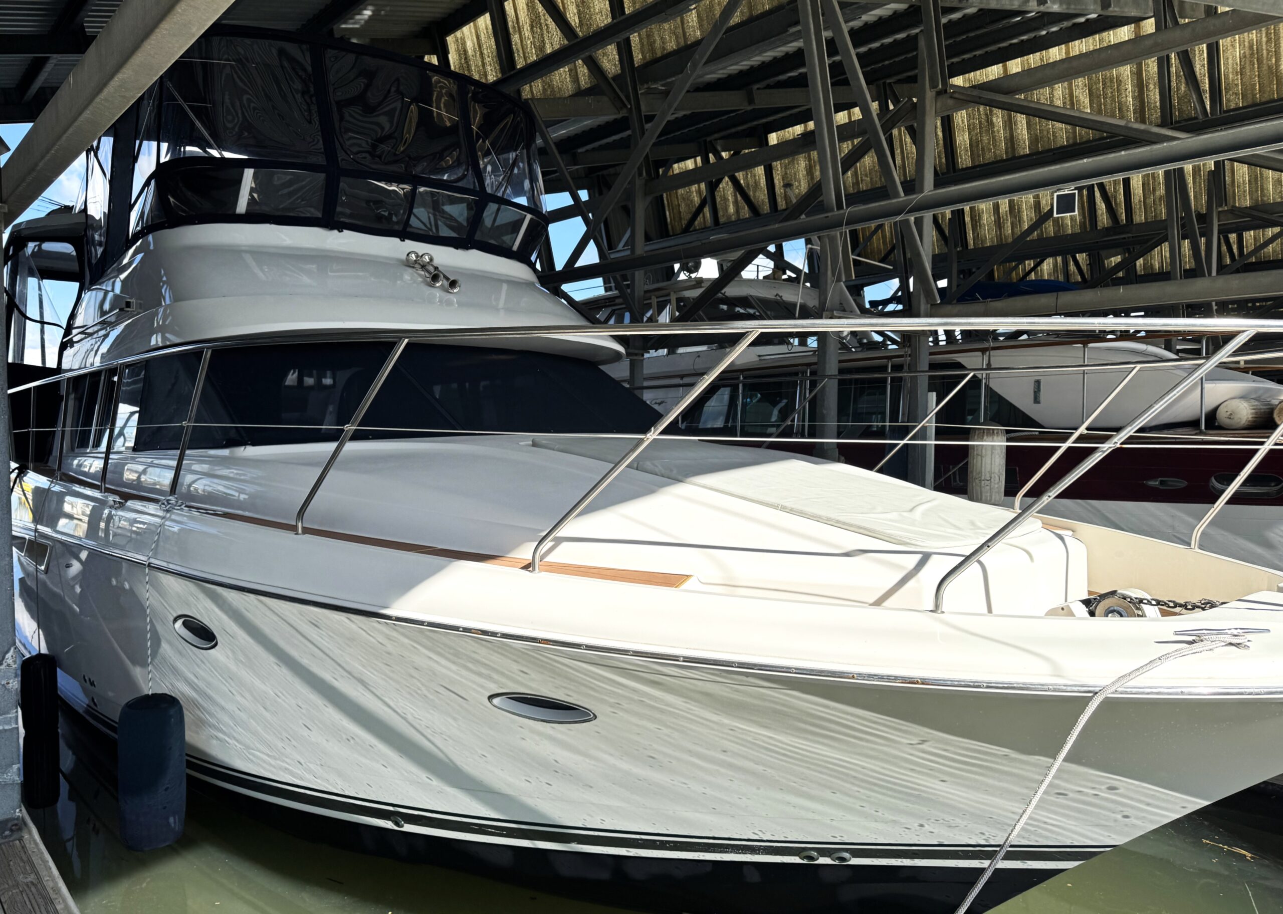 1999 42′ Silverton 422 Motor Yacht