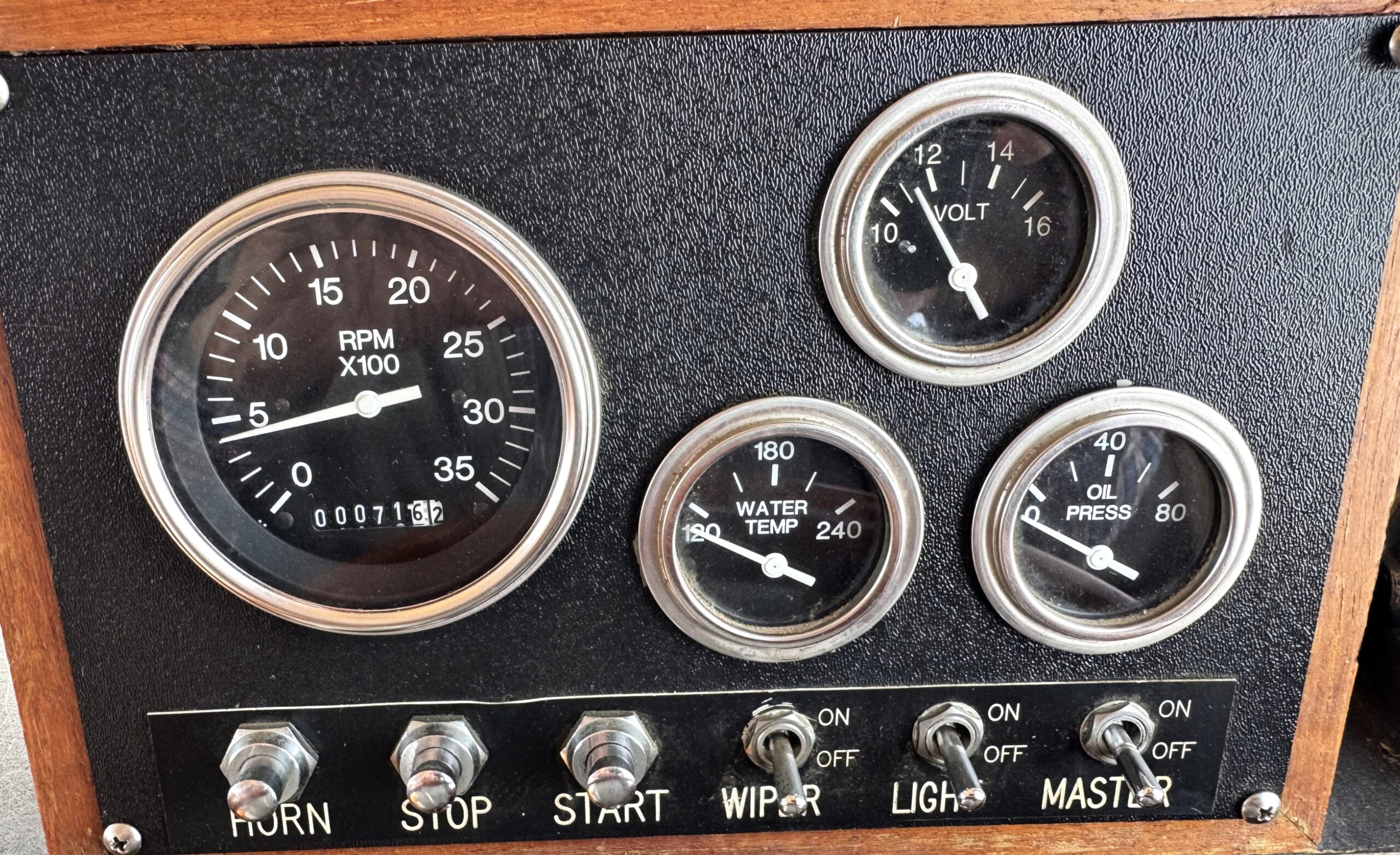 1985 Eagle Trawler 32