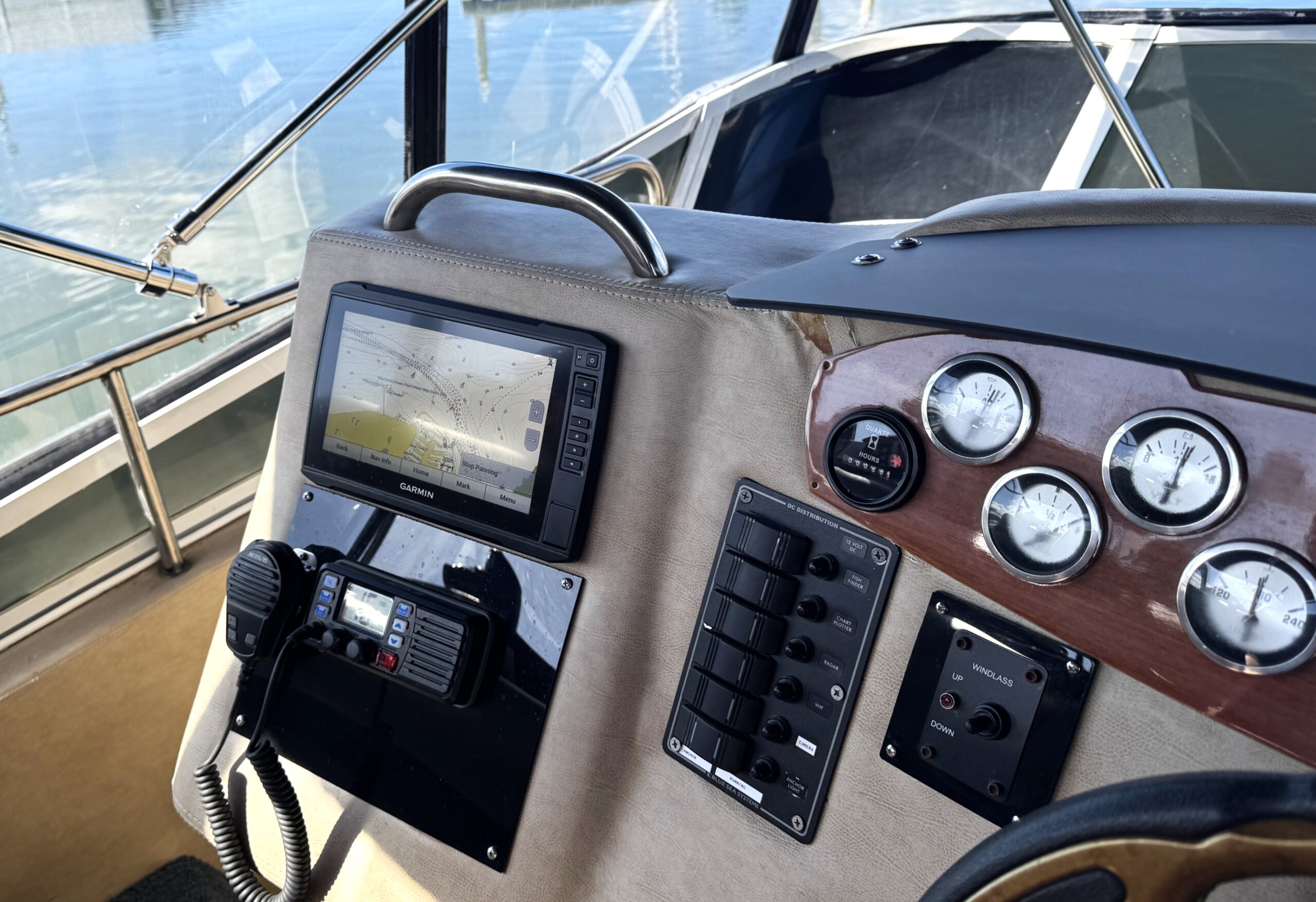 1999 42′ Silverton 422 Motor Yacht