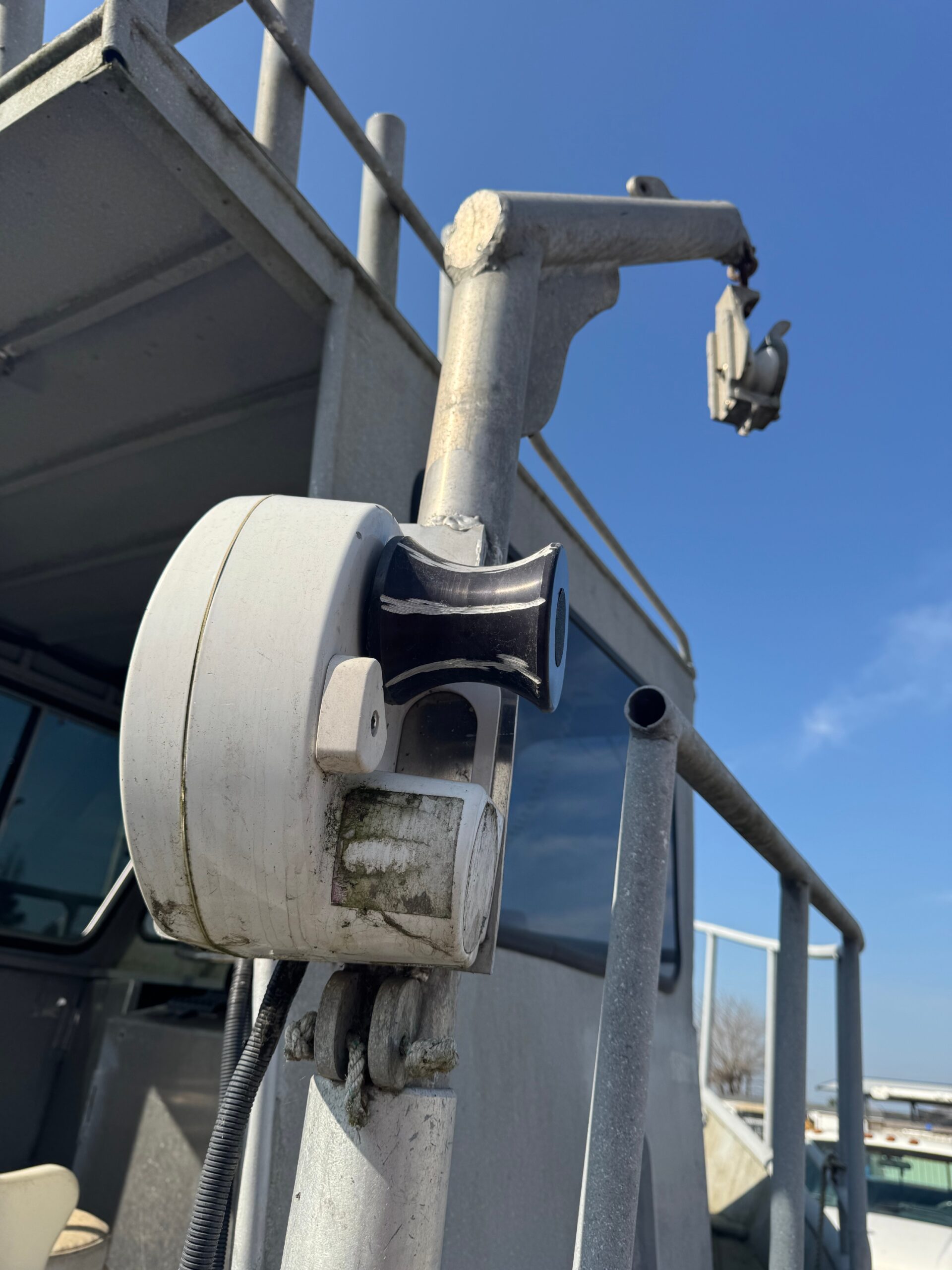 1998 22′ Custom Aluminum Fishing Boat