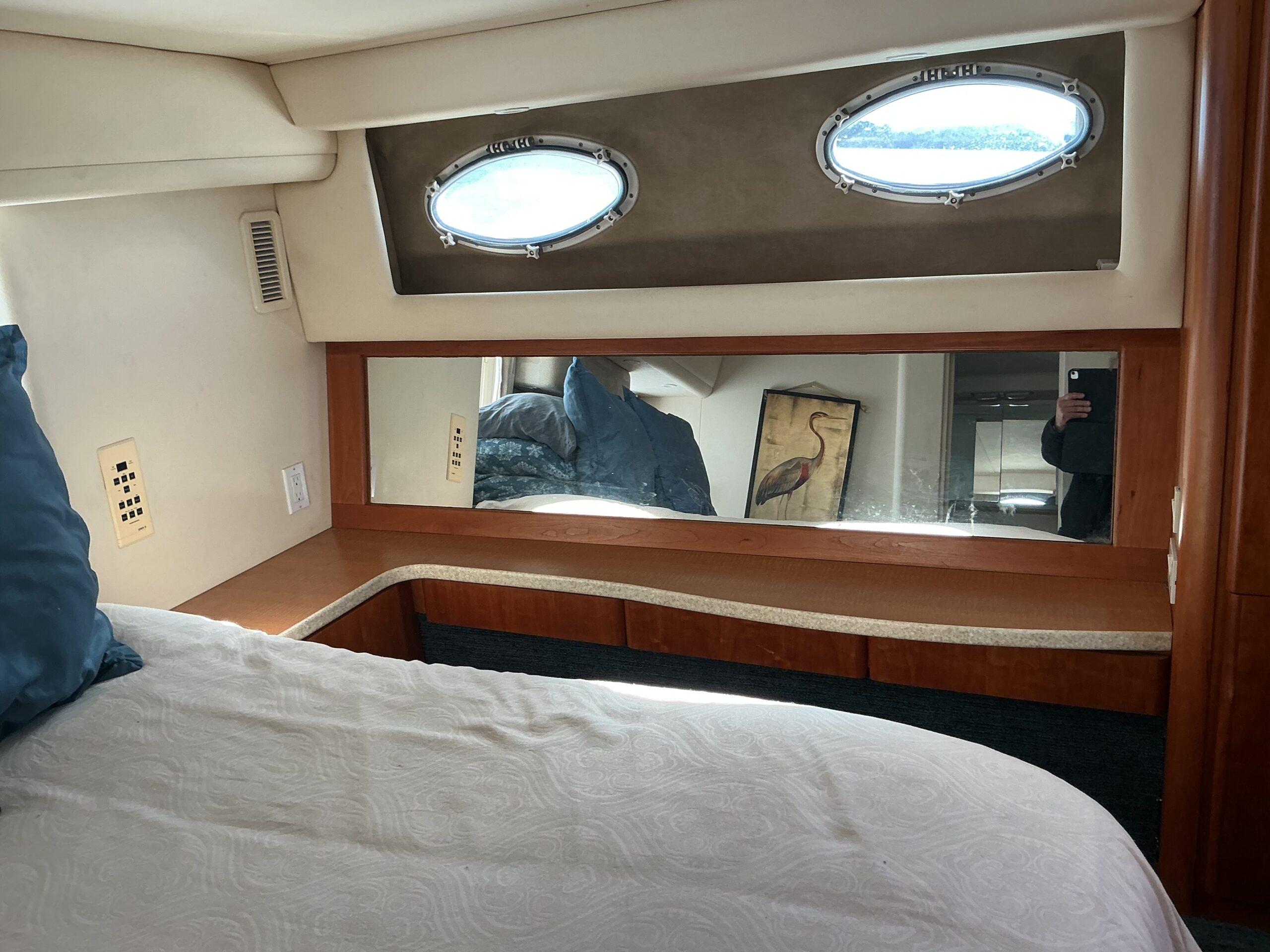 1999 42′ Silverton 422 Motor Yacht