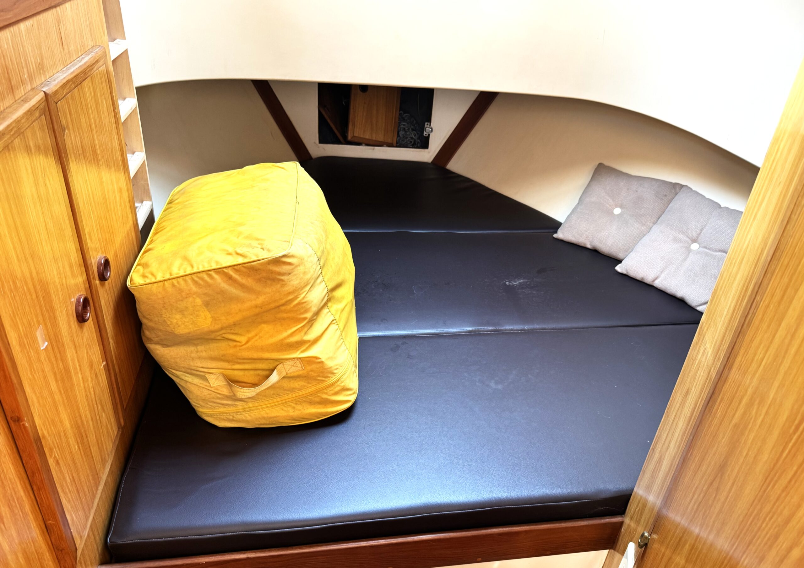 1985 Eagle Trawler 32