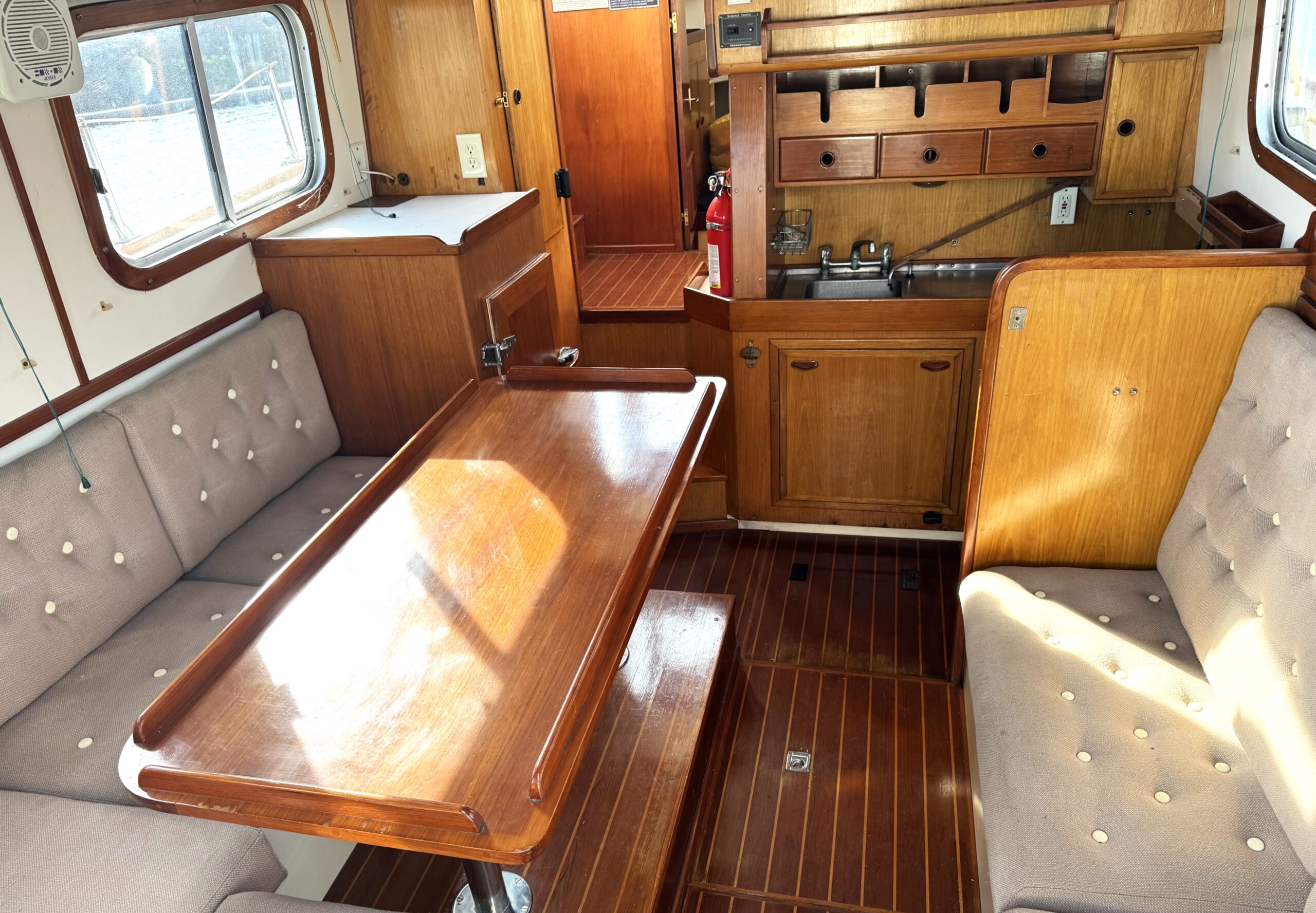 1985 Eagle Trawler 32