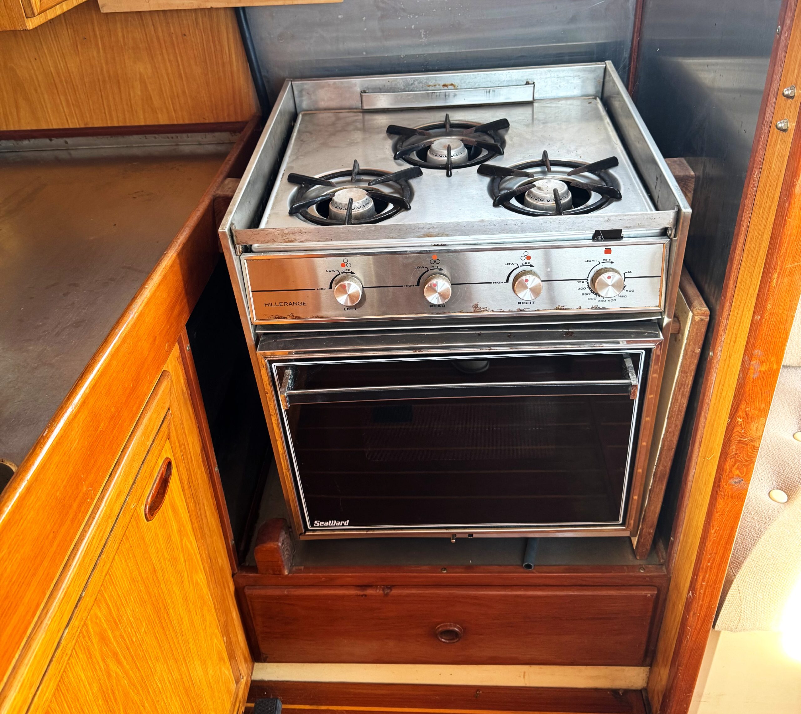 1985 Eagle Trawler 32