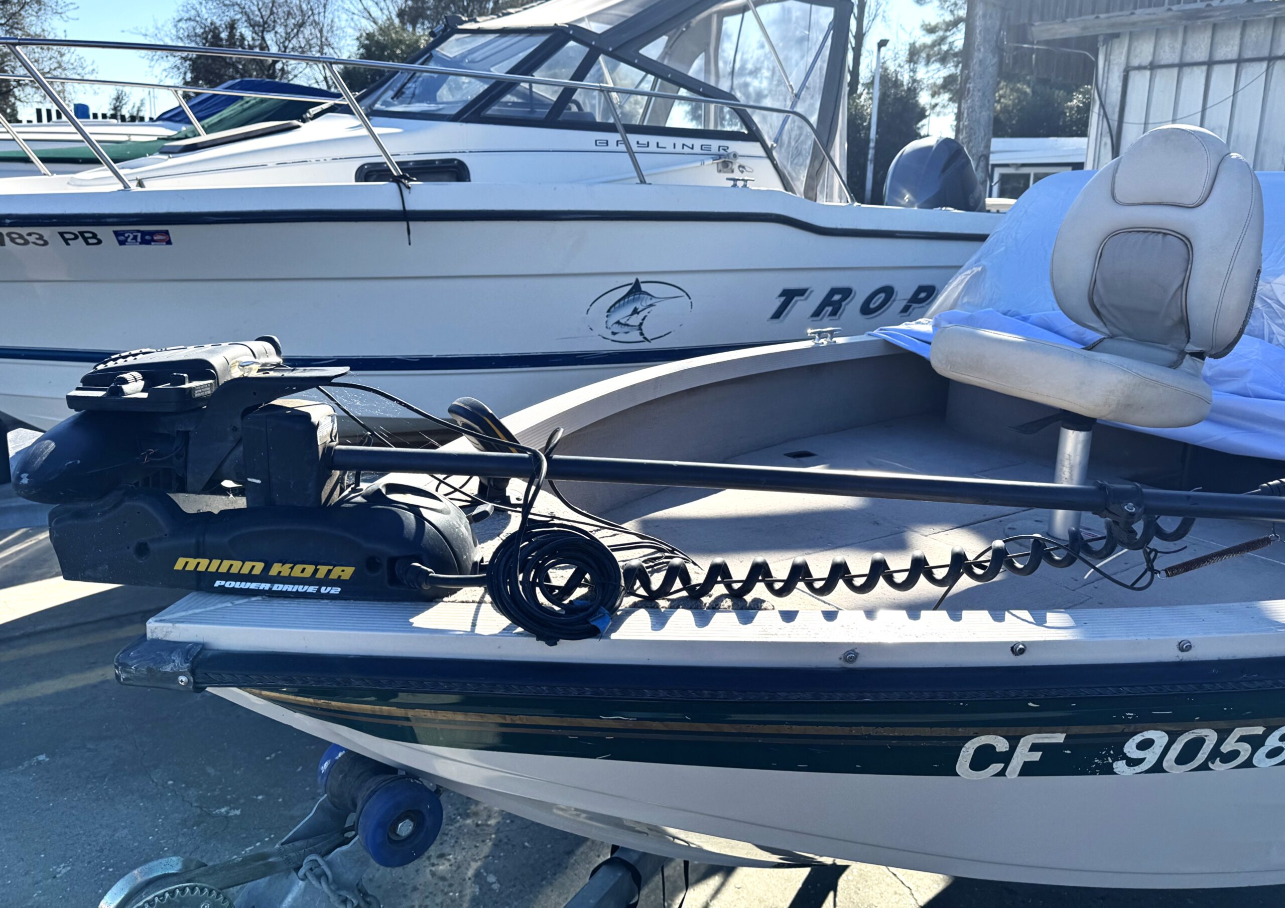 2002 17′ Crestliner Aluminum Fishing