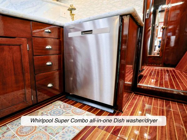 1968 58′ Stephens Motor Yacht