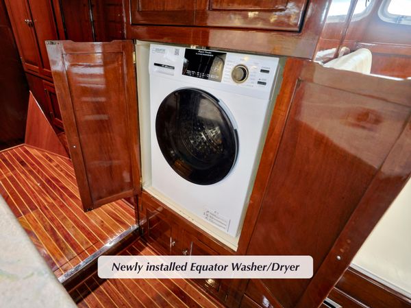 1968 58′ Stephens Motor Yacht