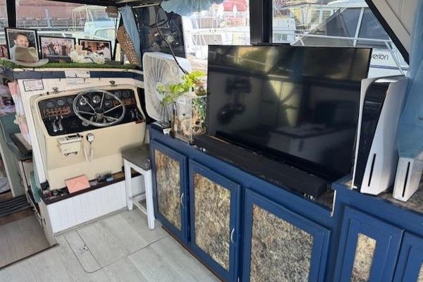 1981 34′ Silverton Convertible