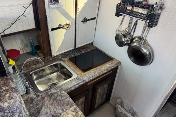 1981 34′ Silverton Convertible