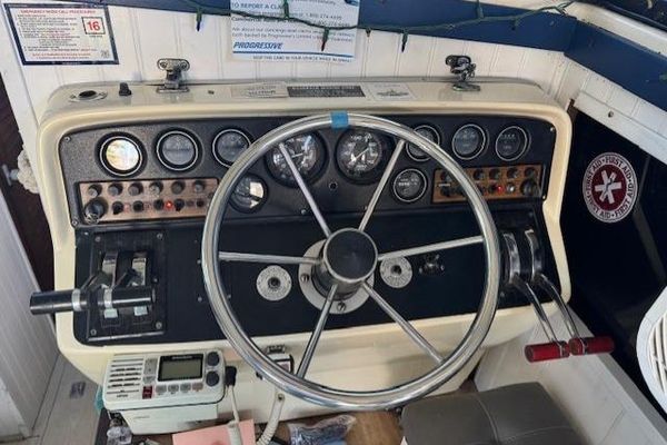 1981 34′ Silverton Convertible